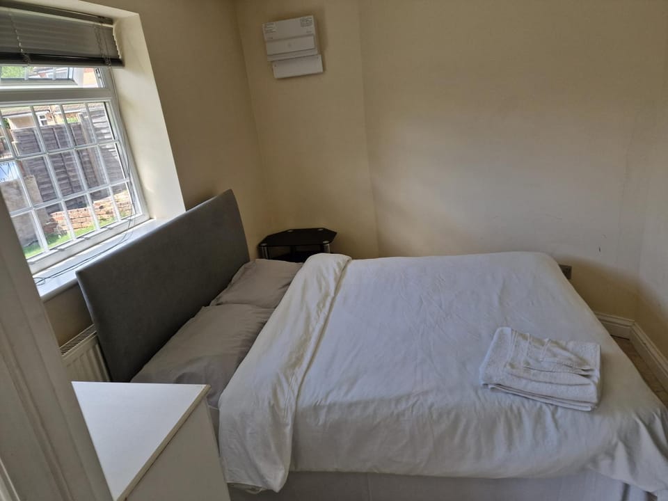 Home for Pleasure near Harry potter village House in Hemel Hempstead