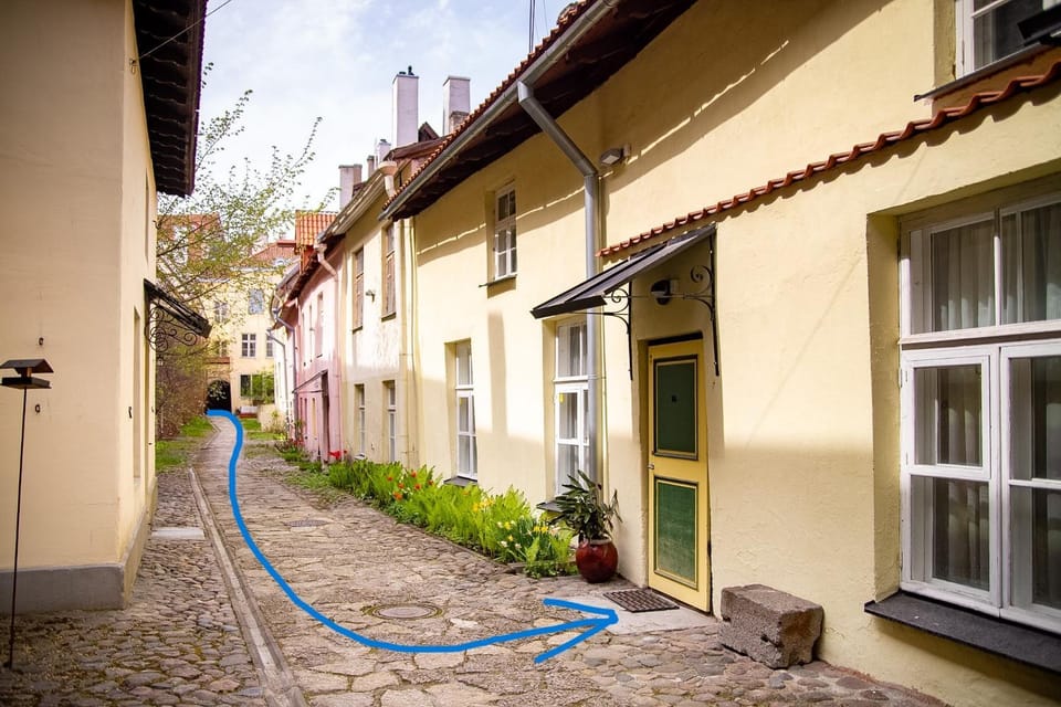 Property building, Quiet street view