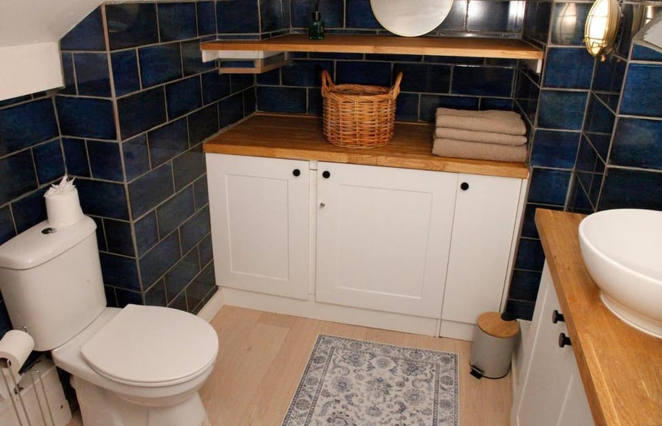 Toilet, Bathroom