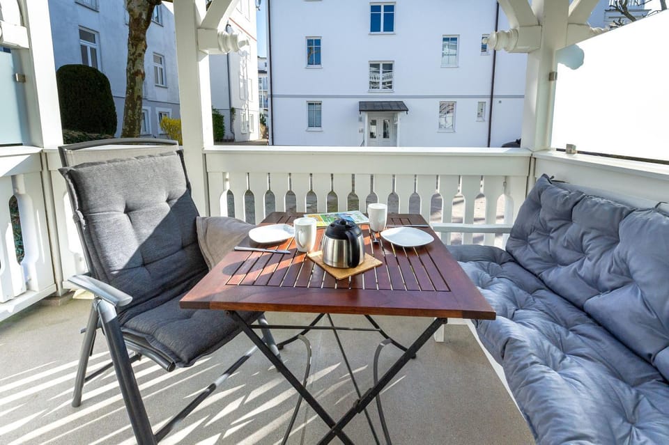 Haus "Seydlitz" in Binz - WG15 "Lubin" mit Terrasse strandnah Apartment in Binz