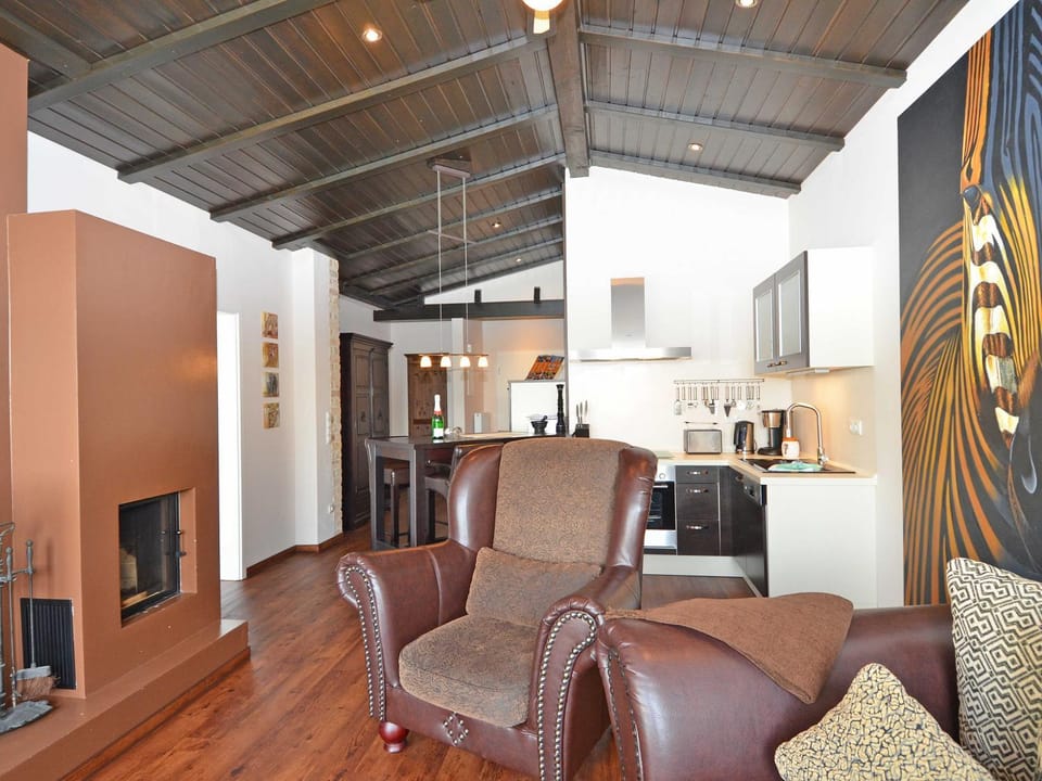 TV and multimedia, Kitchen or kitchenette, Living room, Seating area, flat iron, minibar