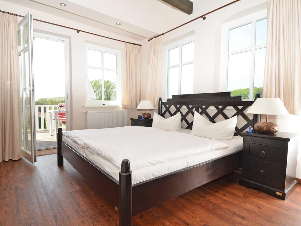 Bed, View (from property/room), Balcony/Terrace, Living room, Photo of the whole room, Seating area, Bedroom