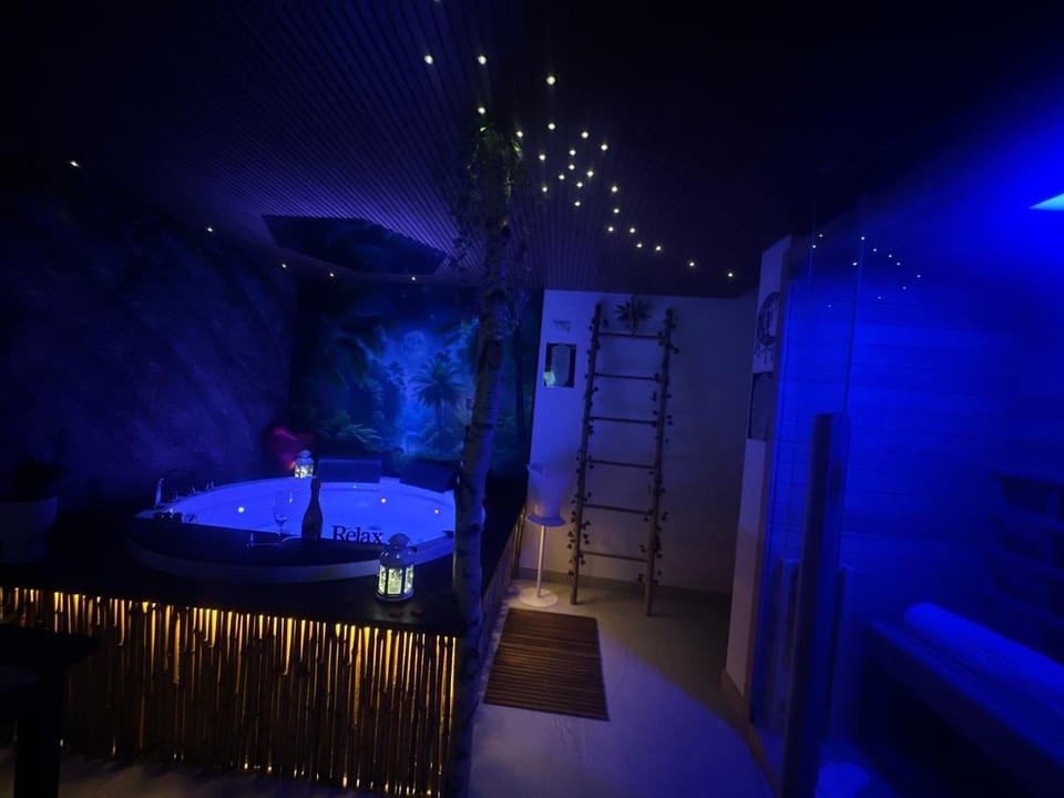 Moonlight Jungle Suit Luxury experience Apartment in Avola