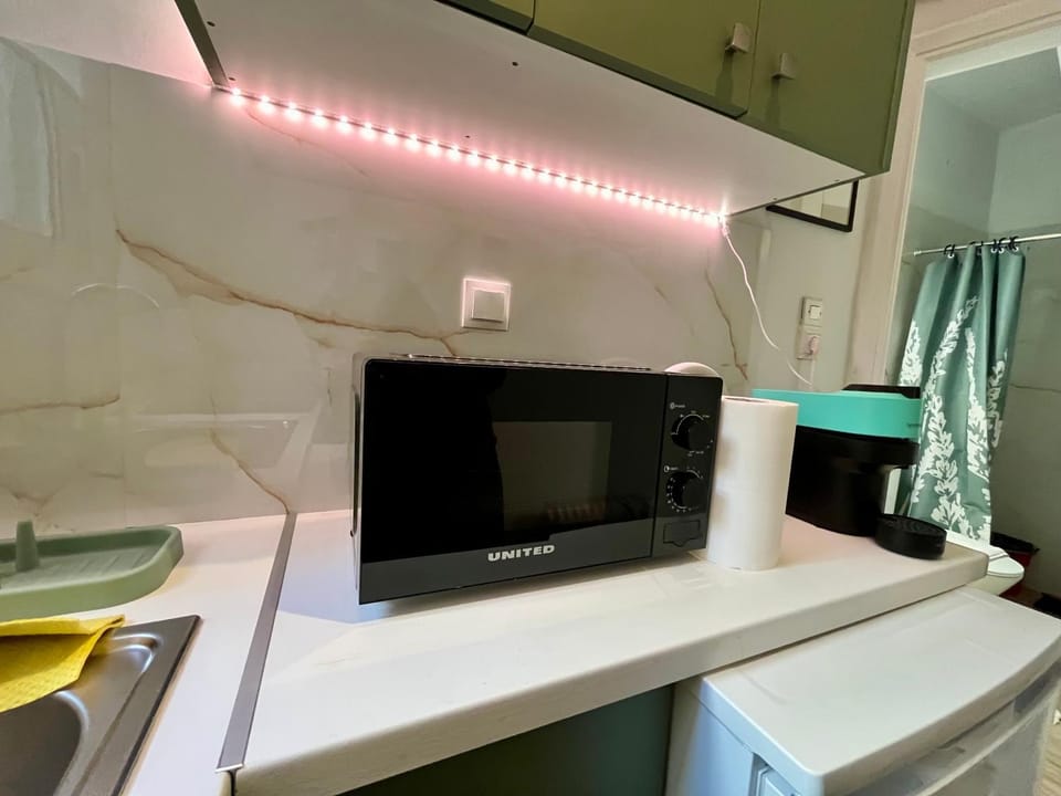 Golden Lora - MDY Urban Stay Apartment in Athens