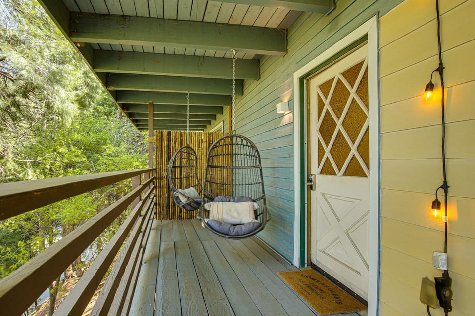 2 Mi to Lake Gregory! Chic Crestline Base Camp Apartment in Crestline