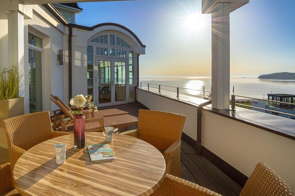 View (from property/room), Balcony/Terrace, Sea view
