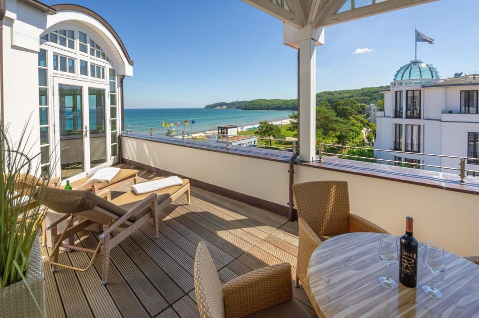 View (from property/room), Balcony/Terrace, Sea view