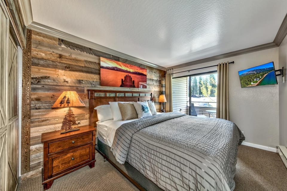 Lakeland Village #206 1BR Heavenly Hideaway hot tub AC Apartment in South Lake Tahoe
