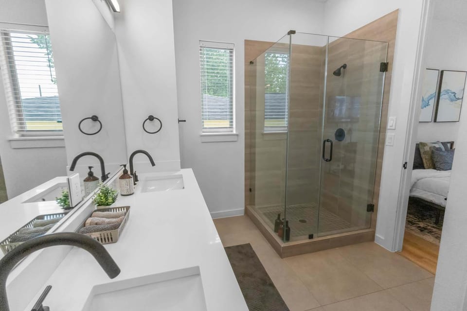 Peerless Place I 3BR Near NRG & Med Center House in Houston