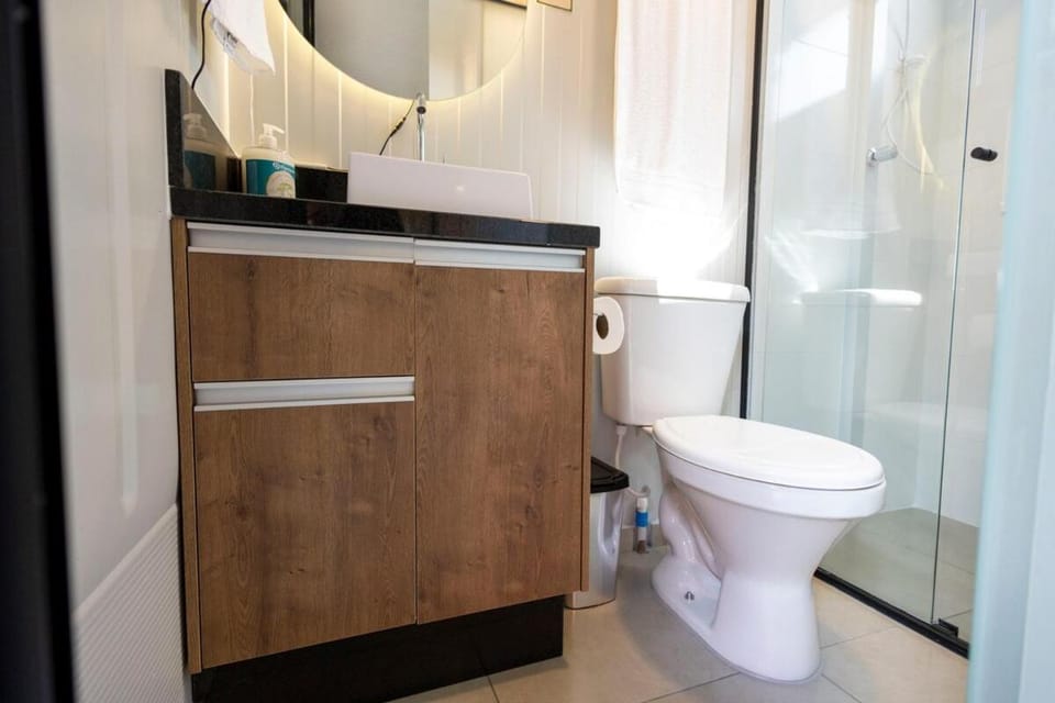 Studio 2 com Estacionamento Ar Condicionado Quente e Frio perto de tudo Apartment in Curitiba