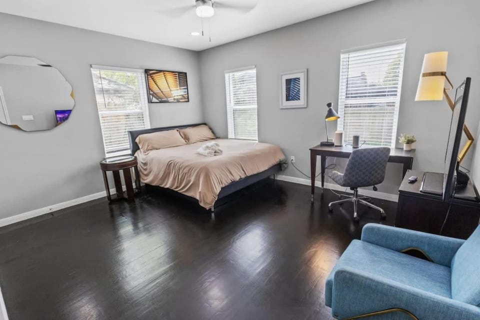 FIFA Stay 2BR Near NRG DT & Med Center -2 Apartment in Houston