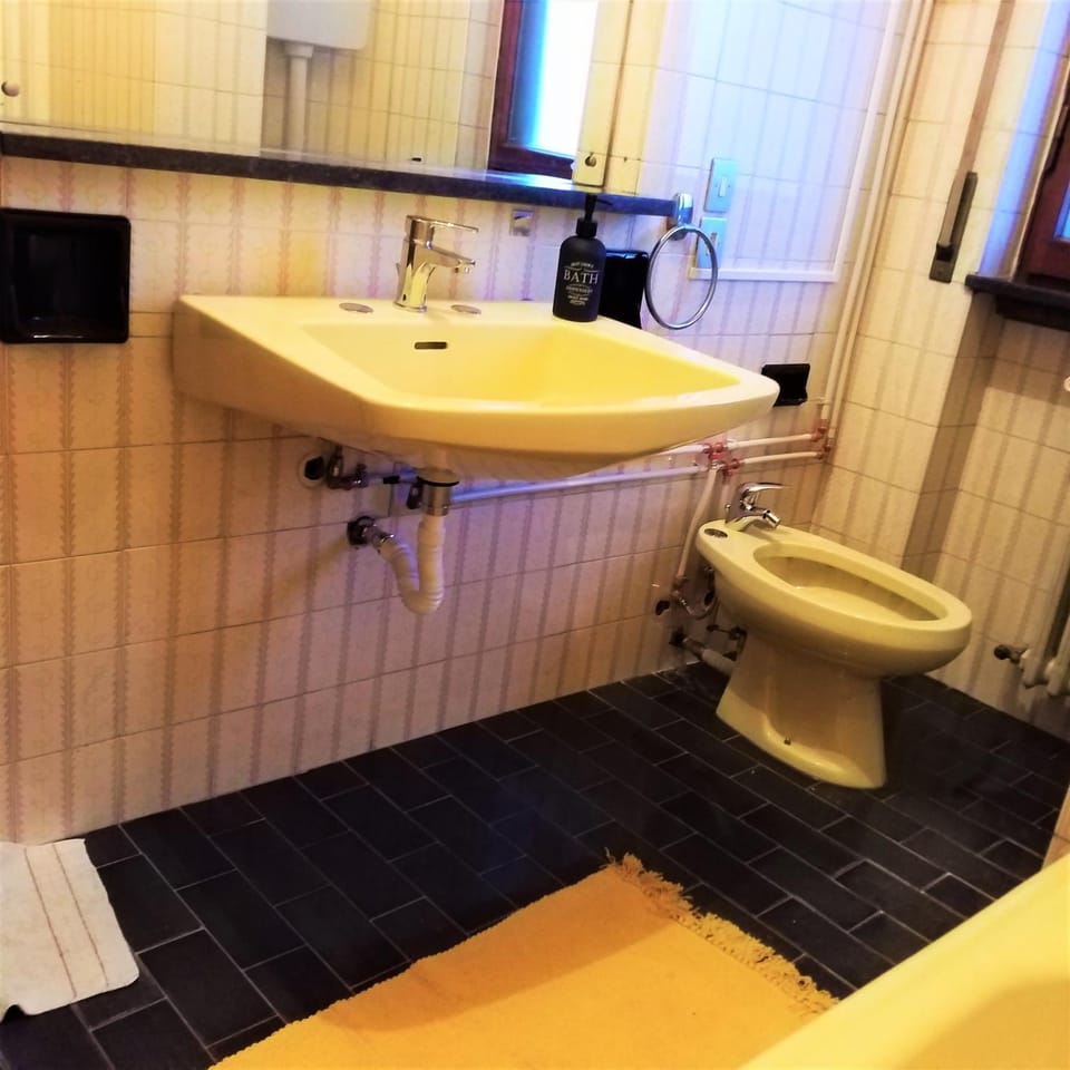 Alloggio Mimosa Bed and Breakfast in Lombardy