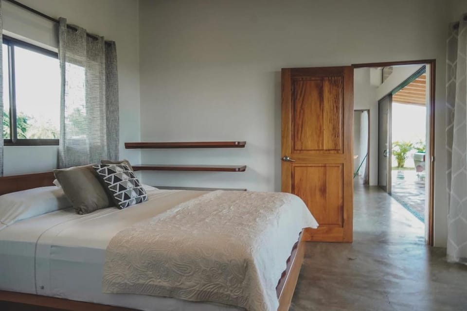 2BR Villa Santa Teresa with Ocean View House in Santa Teresa Beach