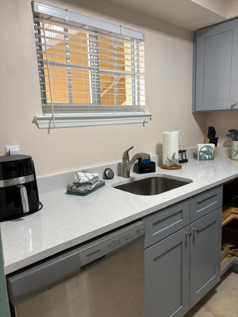 Waves, Sun & Relaxation Retreat Apartment in Indian Shores