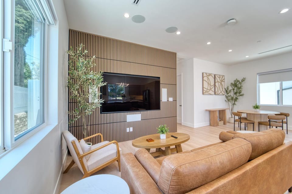 TV and multimedia, Living room, Seating area