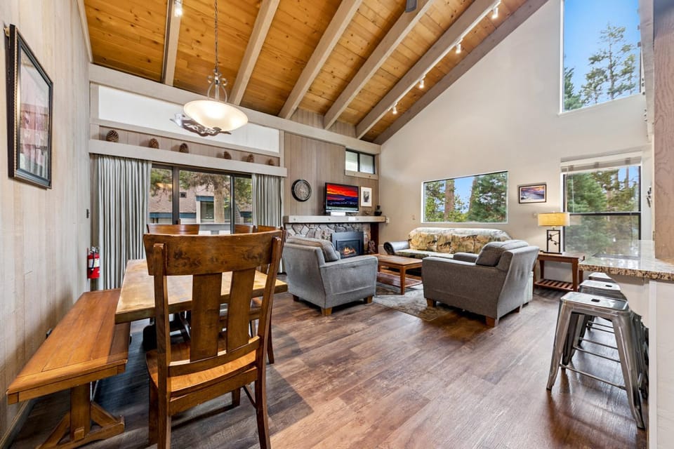 Family Lake & Ski Retreat LLV449 House in South Lake Tahoe