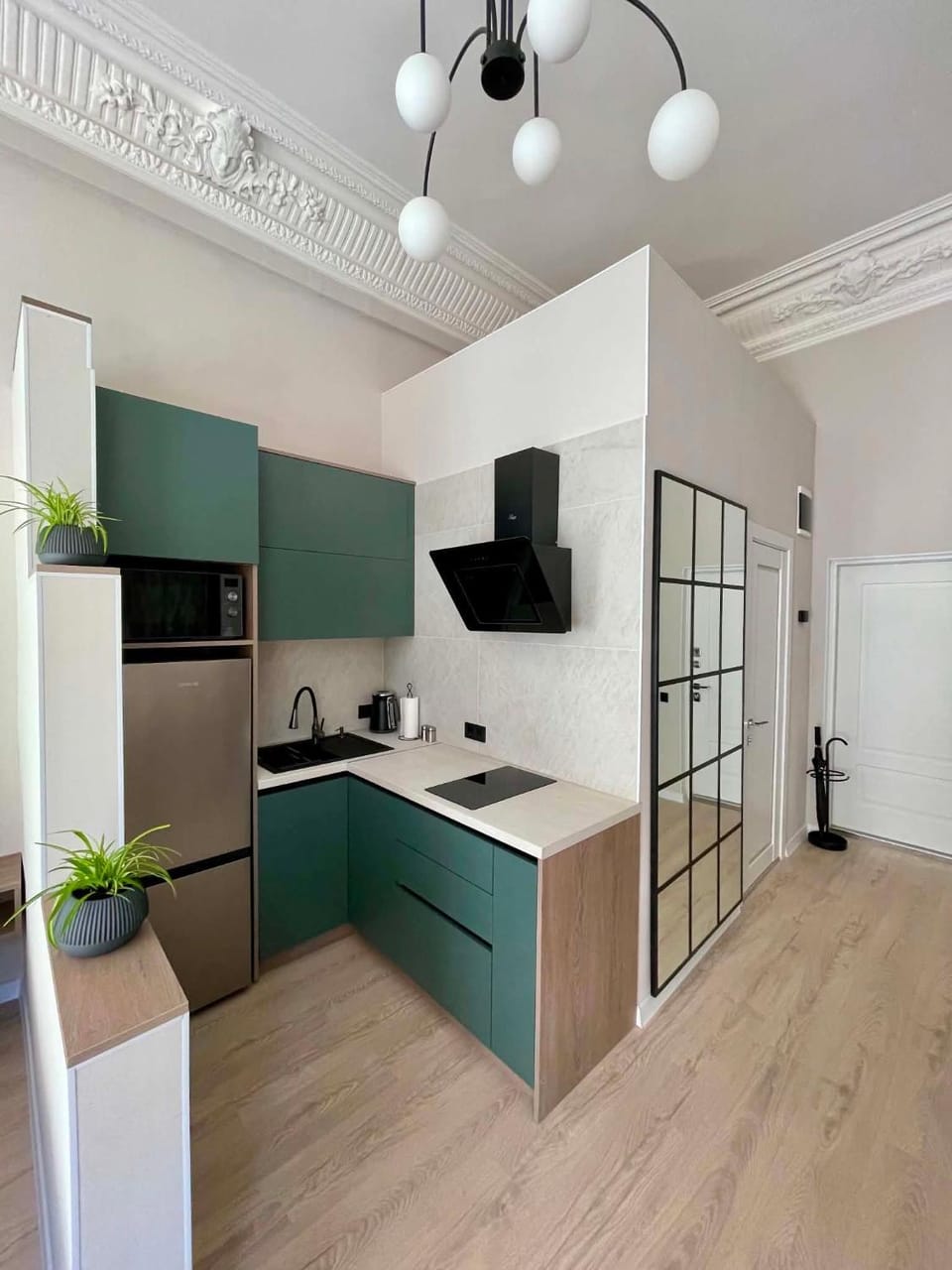 Kitchen or kitchenette, microwave, stove, kitchen
