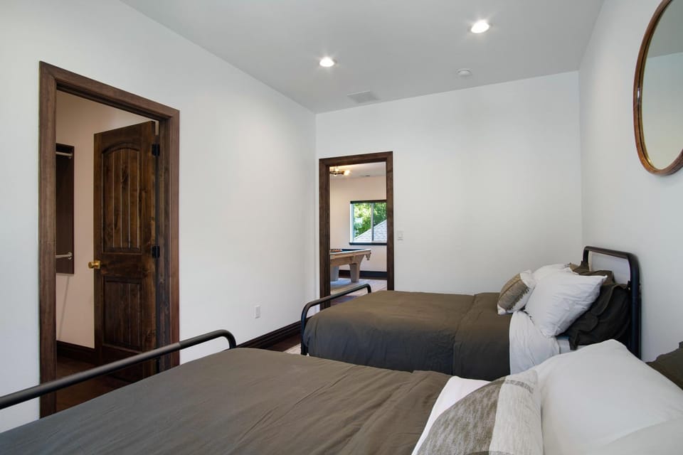 Beautiful new home in Sanders Beach! House in Coeur dAlene