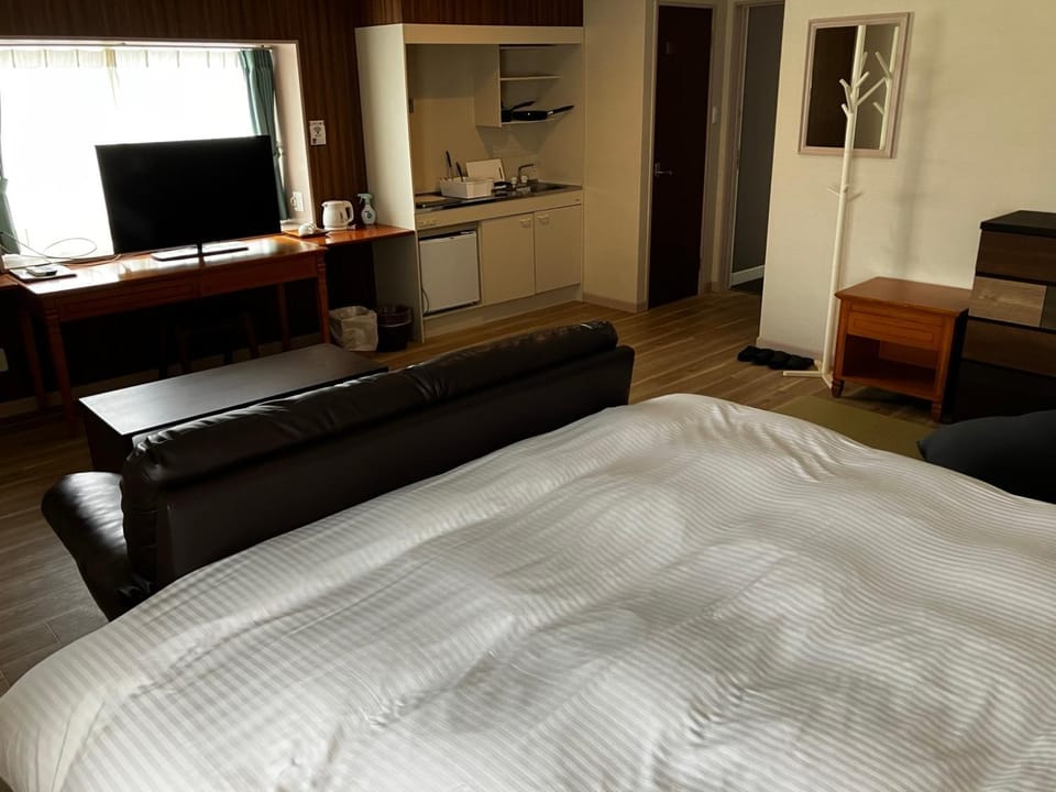 Bed, Kitchen or kitchenette