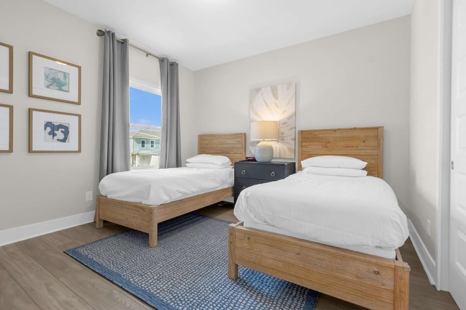 Luxury townhome at Reunion near Disney Apartment in Four Corners