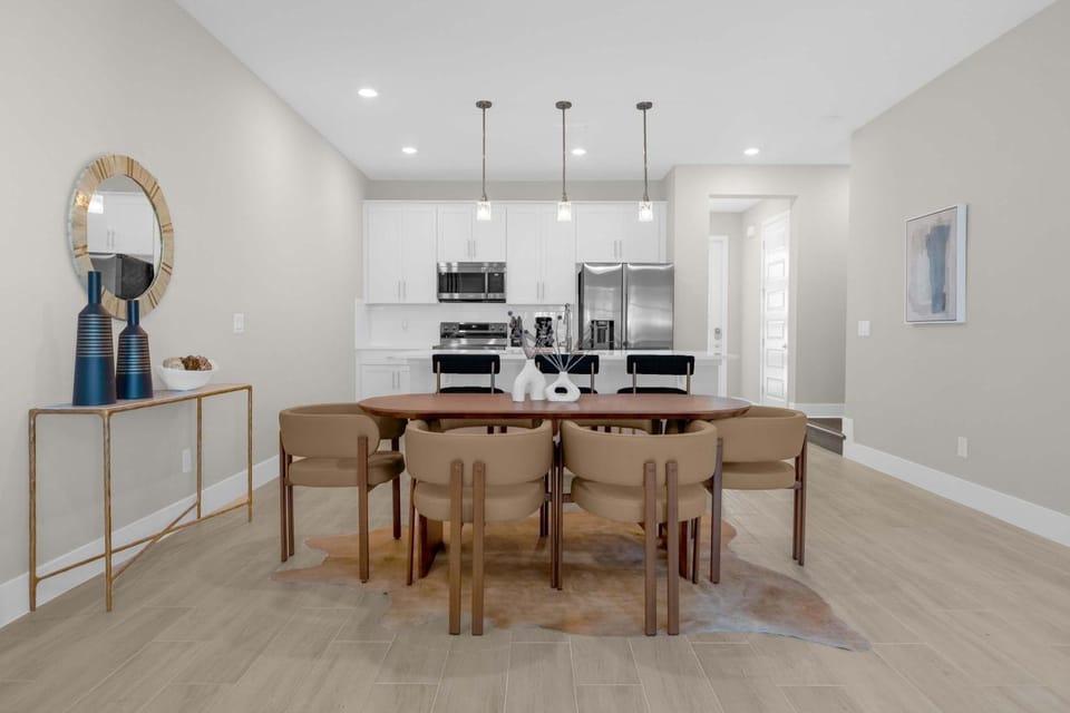 Luxury townhome at Reunion near Disney Apartment in Four Corners