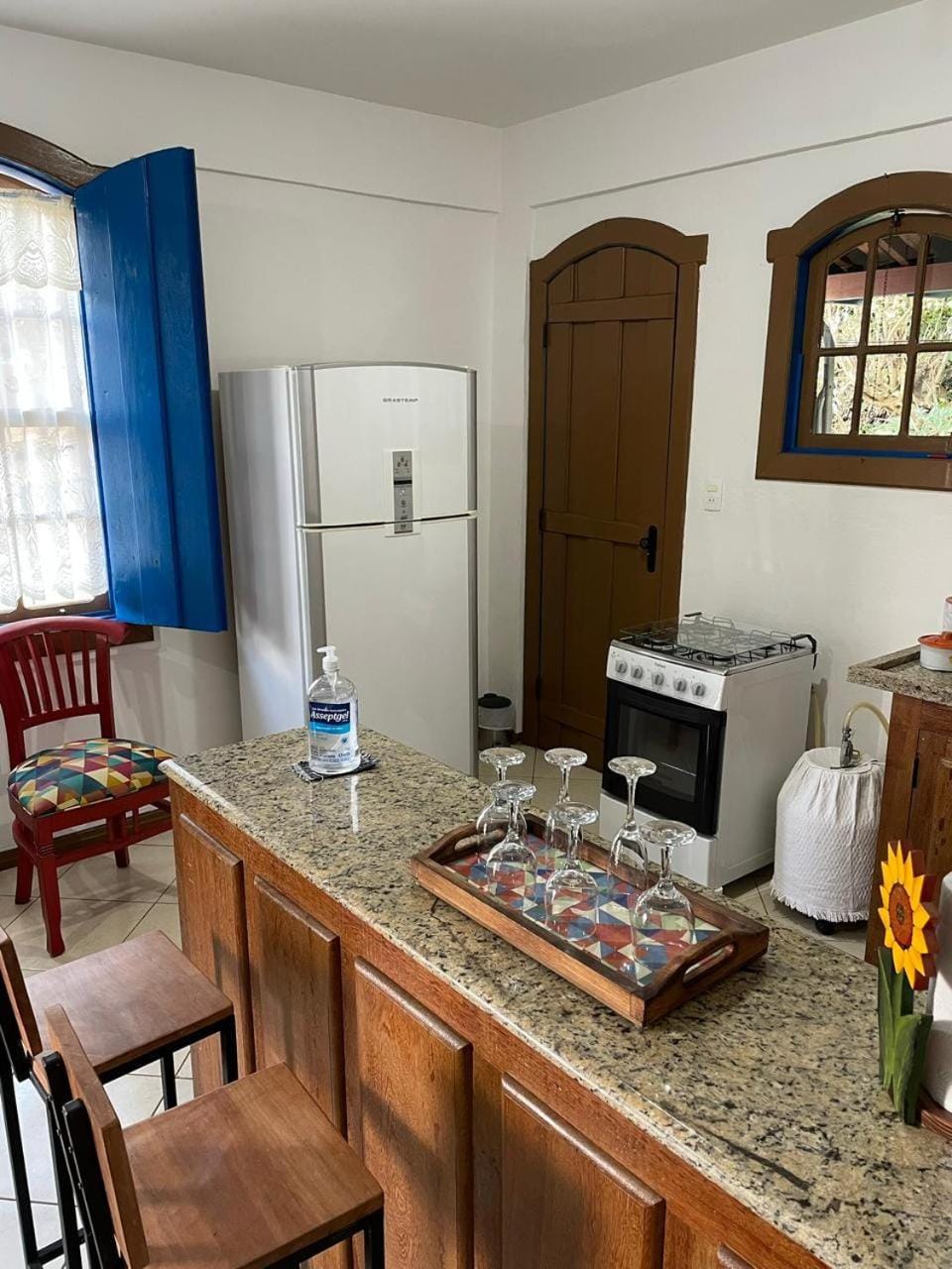 Kitchen or kitchenette, Communal kitchen