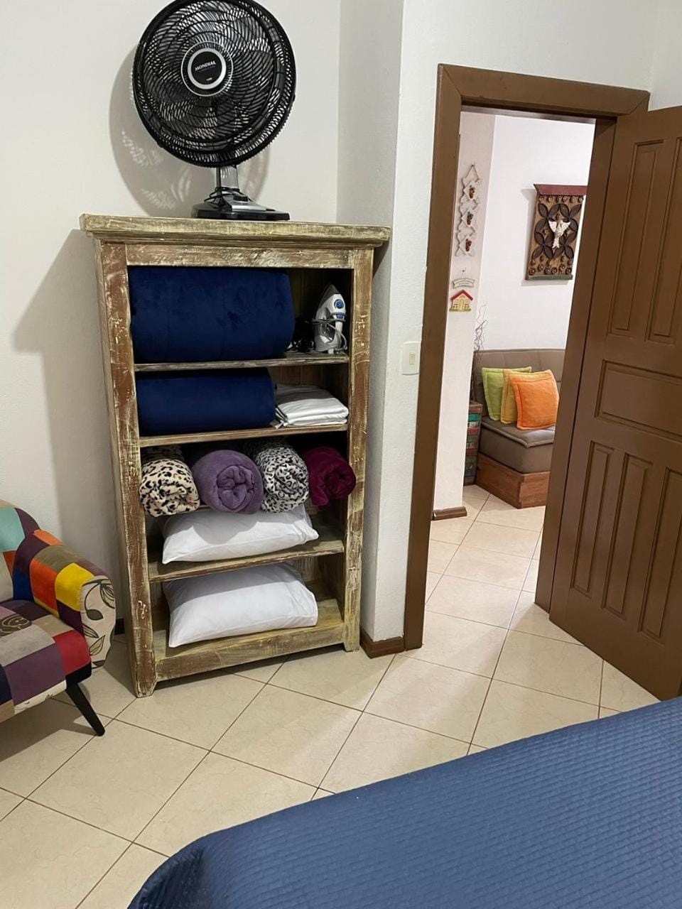 Bedroom, locker
