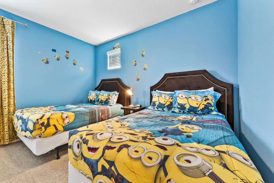 Family villa with private pool & full kitchen House in Four Corners