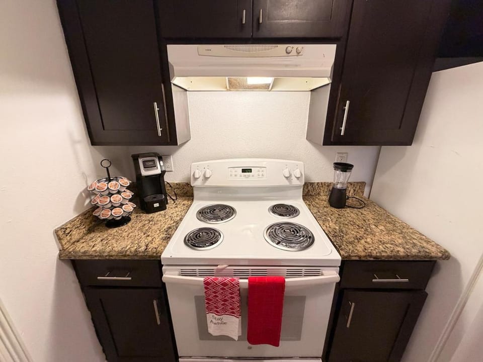 Ambient Apartments Near University Dr Apartment in Edinburg