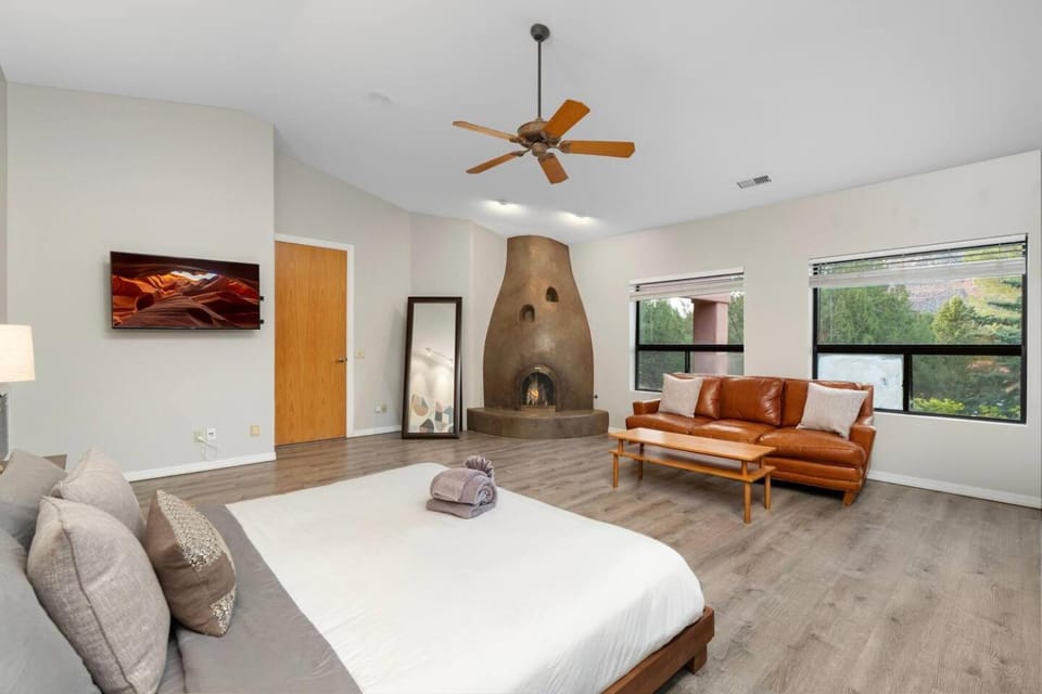 West Sedona Oasis Spa Pool Table Sleeps 16 House in Sedona