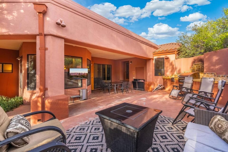 West Sedona Oasis Spa Pool Table Sleeps 16 House in Sedona