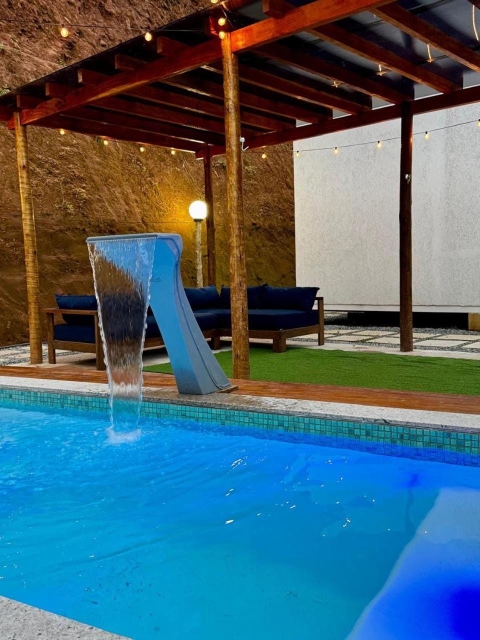 Kids's club, Swimming pool