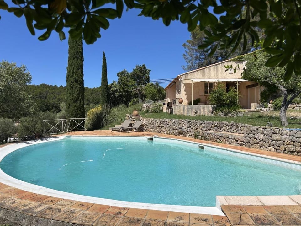 Villa manou avec piscine privée House in Lorgues