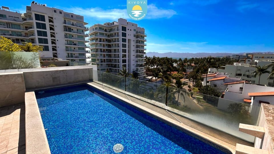 City view, Pool view, Swimming pool