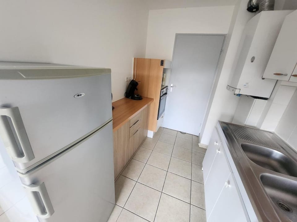 T3 avec piscine a 5mn du centre ville Apartment in Valence