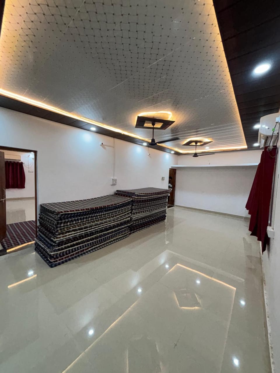 Pahadeshwar seva sadan Hotel in Uttar Pradesh