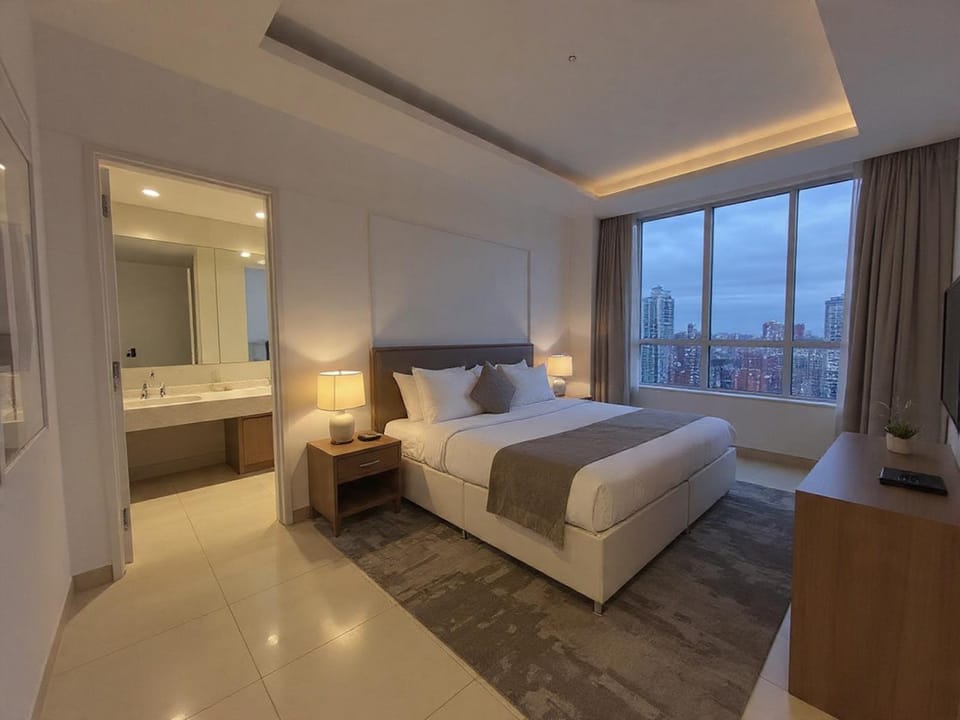 Bed, Bathroom, Photo of the whole room, Bedroom, towels