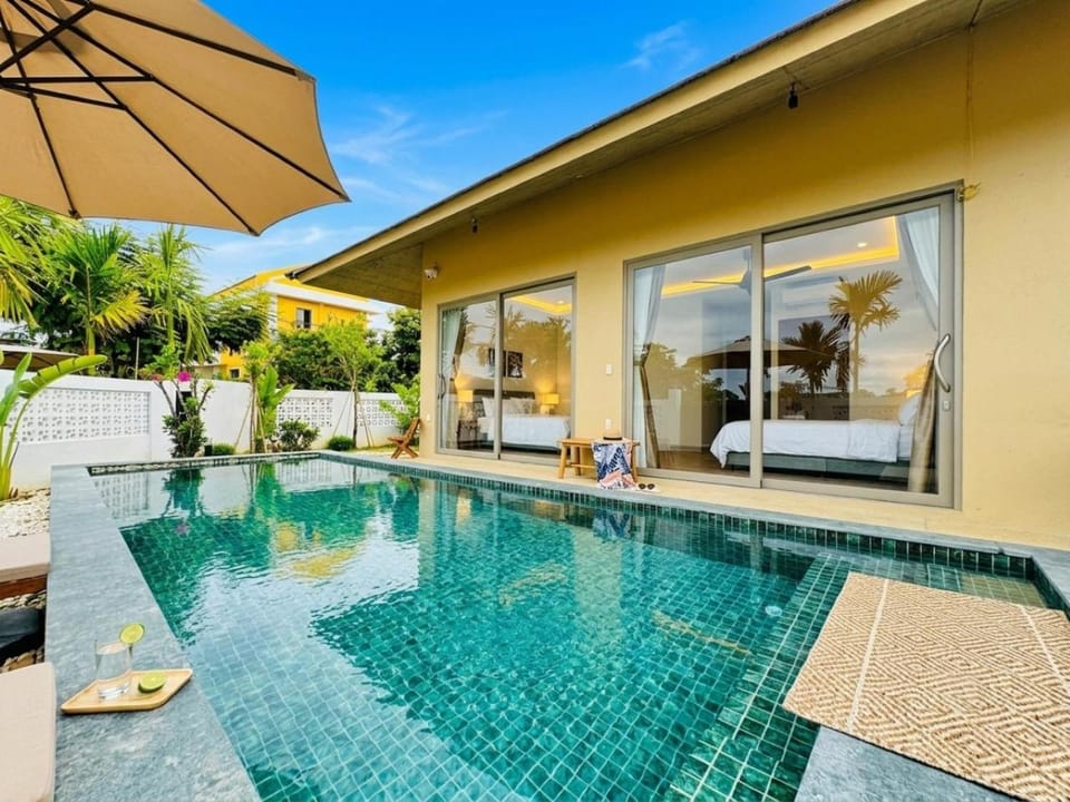 Property building, Patio, Day, Garden view, Swimming pool