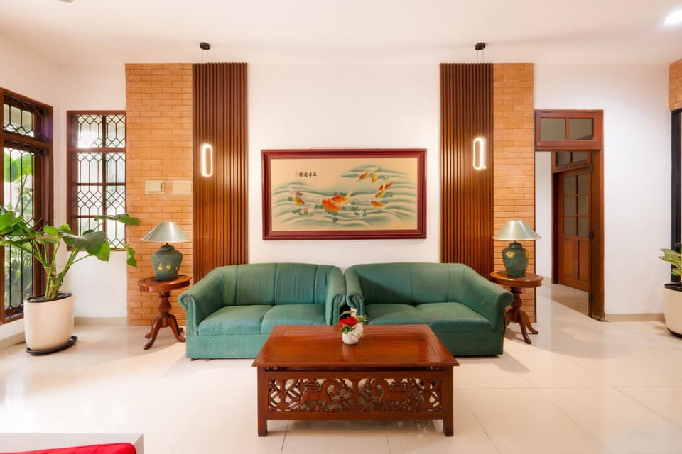 Dekuningan House Hotel in South Jakarta City