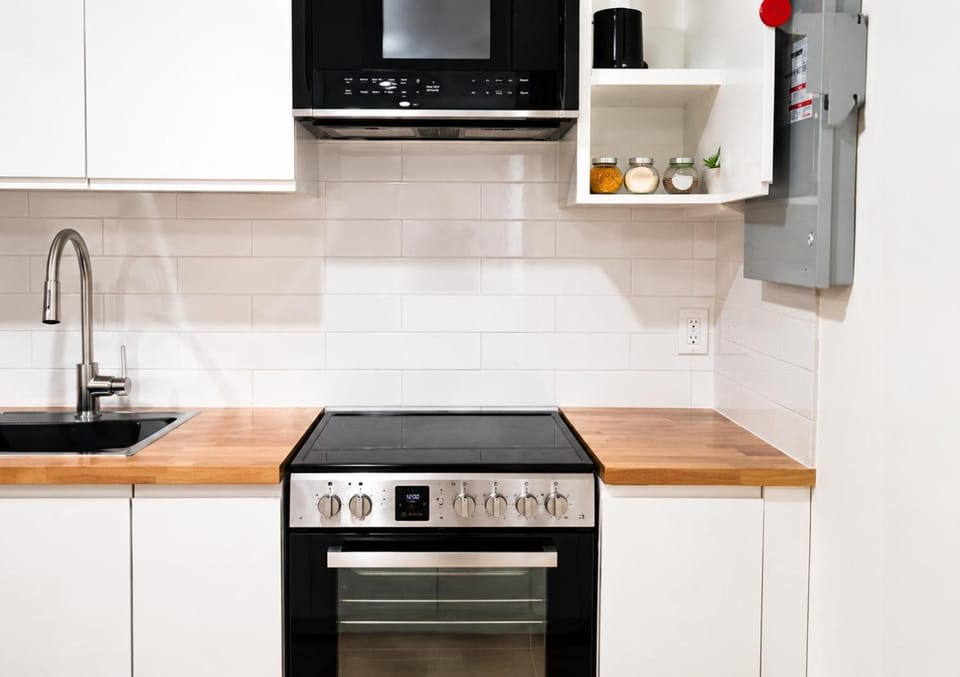 Kitchen or kitchenette, kitchen