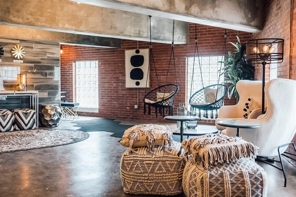 Modern Queen Suite Near SIU Carbondale Hotel in Carbondale