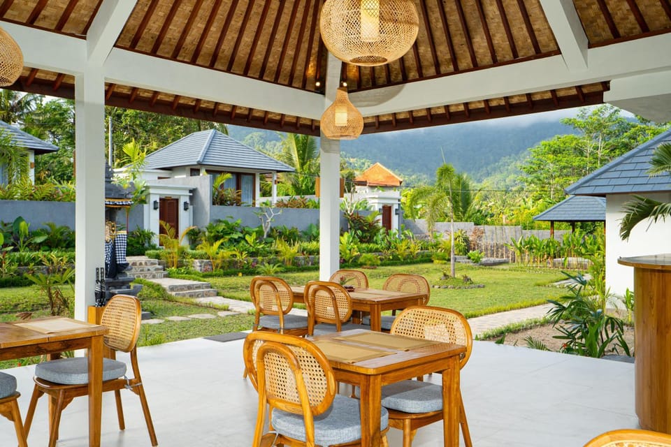 Restaurant/places to eat, Dining area
