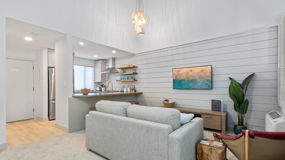 Wailea Ekahi Studio #52-E Beautifully Renovated Studio on Keawakapu Beach Apartment in Wailea