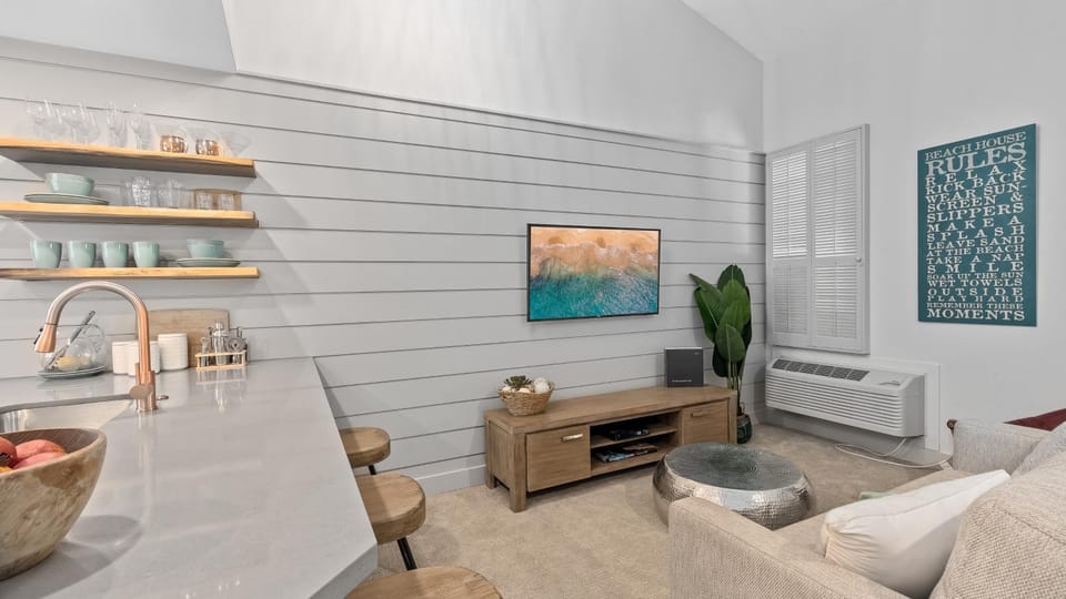 Wailea Ekahi Studio #52-E Beautifully Renovated Studio on Keawakapu Beach Apartment in Wailea
