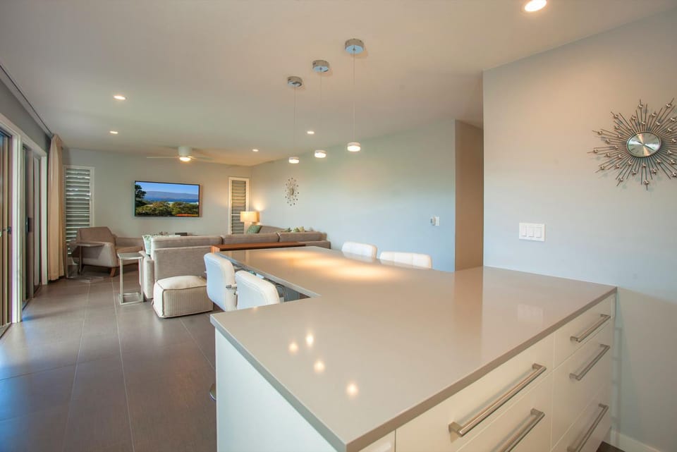 Wailea Ekolu #105 Scenic Ocean View, Great Location, Near Beaches, Full AC Apartment in Wailea