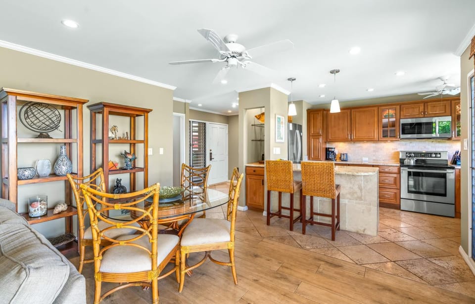 Wailea Ekolu #805 Deluxe Ocean View Townhouse Open Layout, Wifi, Full A/C Apartment in Wailea
