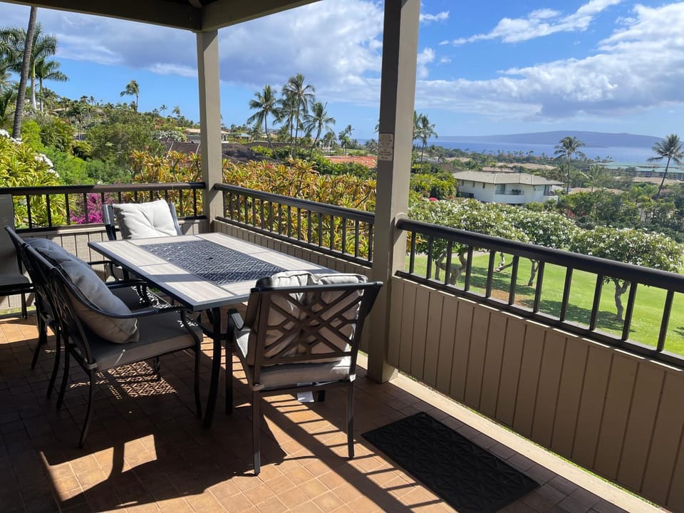 Wailea Ekolu #906 Great Location, Panoramic Ocean View, Private, Full A/C Apartment in Wailea