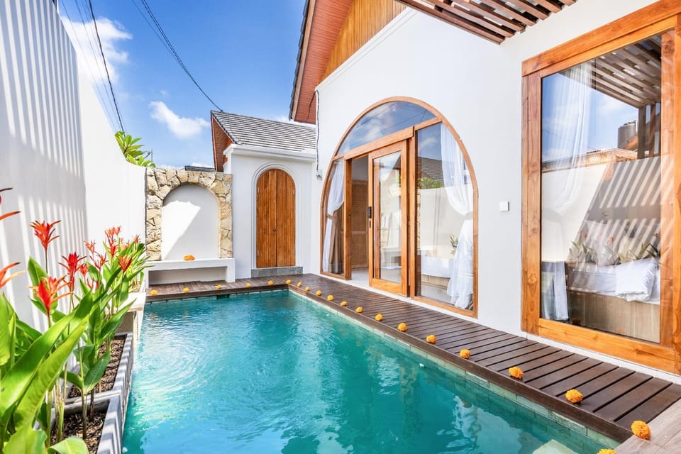Property building, Swimming pool