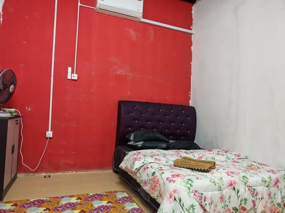 Black Cafe Homestay Apartment in Malaysia