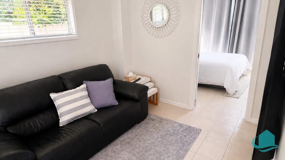 Seating area, Bedroom
